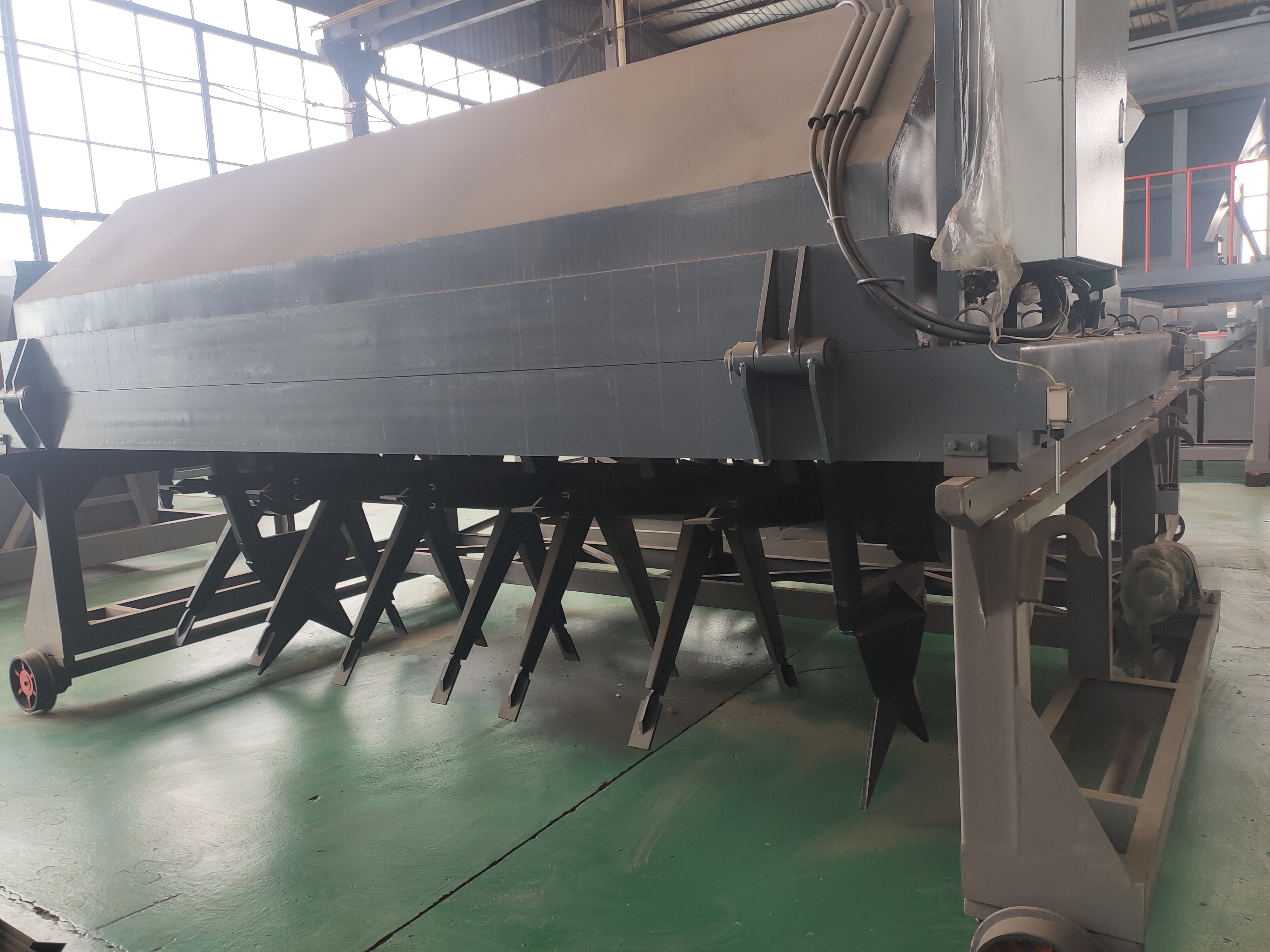 一般建議使用動物糞便。有機質(zhì)含量越，效果就越好，這是真的嗎？(圖1)